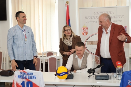Пријем другопласиране одбојкашке екипе Средње школе “Милоје Васић“ на републичком такмичењу