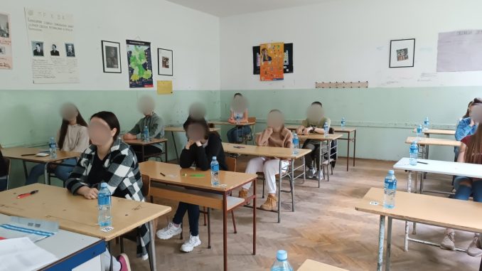Мала матура се ближи